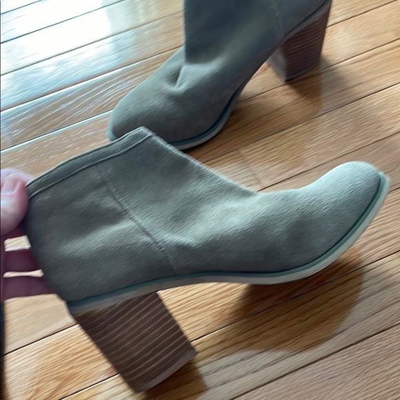 Urban outfitters Women's Suede Ankle Boots 9 - Picture 6 of 8